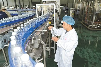 西藏天然饮用水产业 舌尖上 的经济增长极