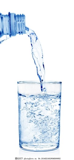 矿泉水广告设计