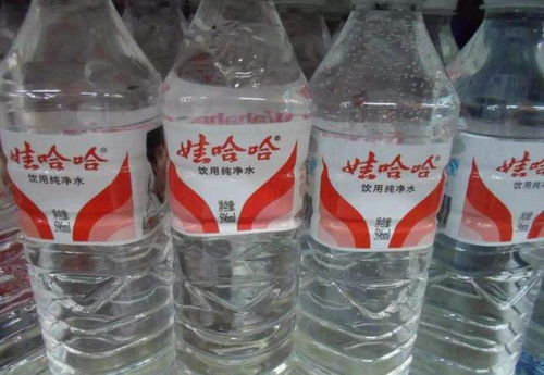 独狼 钟睒睒 昔日泥瓦匠,今中国首富,抱着女人哭得像个孩子