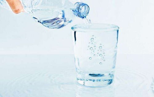 白开水 纯净水 矿泉水 哪个更适合长期饮用