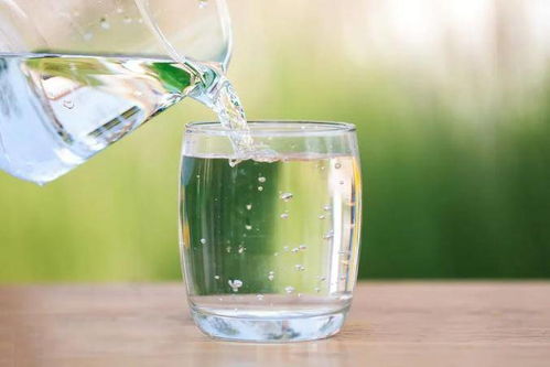 4种常用水大对比 矿泉水 纯净水 蒸馏水,哪种适合长期喝
