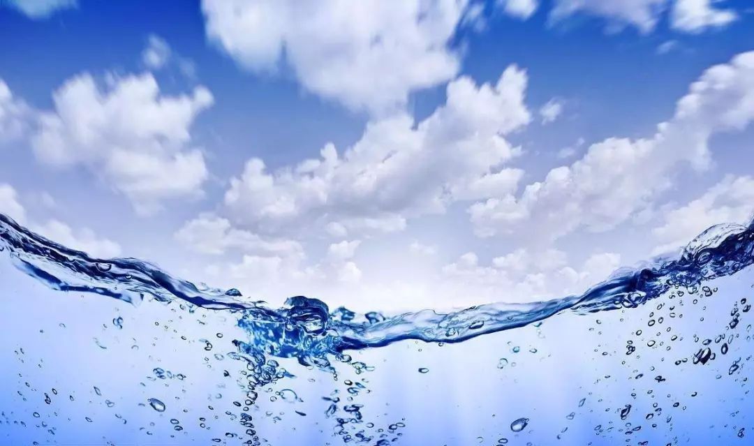 白开水、矿泉水、纯净水哪种最健康?答案竟是…